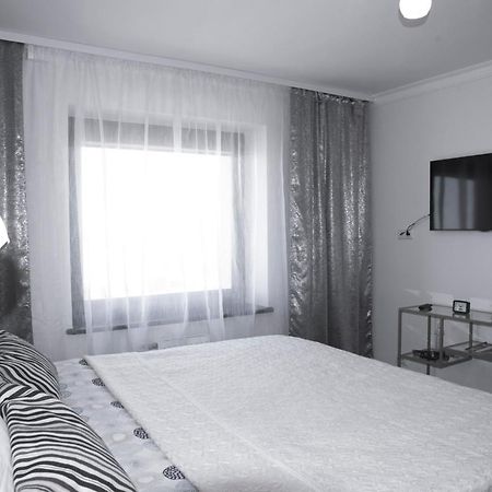 Lyra63 Large 80Sq M Top 14 Floor Šiauliai Exteriér fotografie